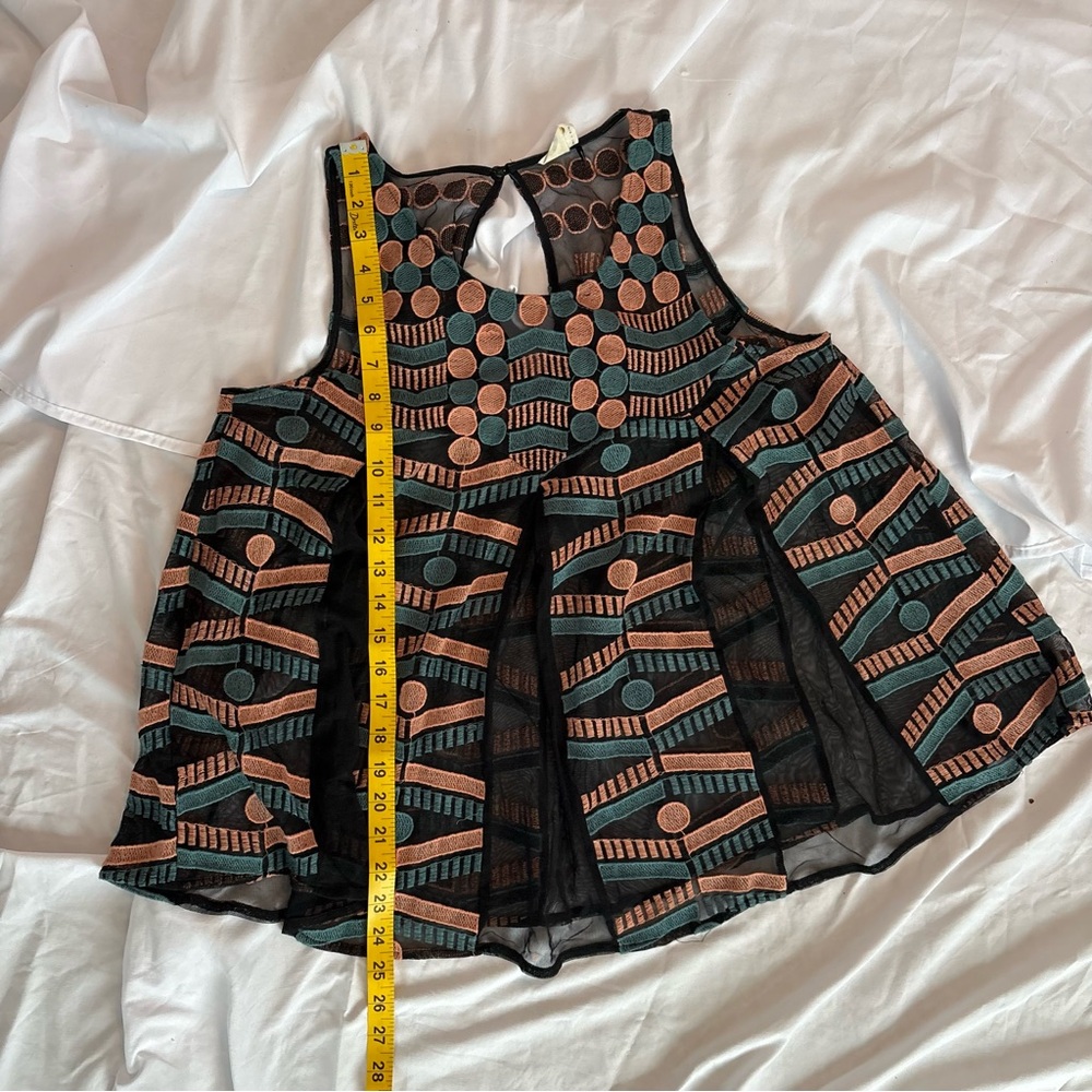 Akemi + Kin Black Sheer Spring Mesh Embroidered Tank Keybole Back Sz M - Picture 6 of 6